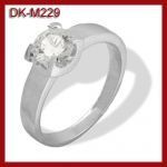 Pierścionek z brylantem 0.90ct DK-M229